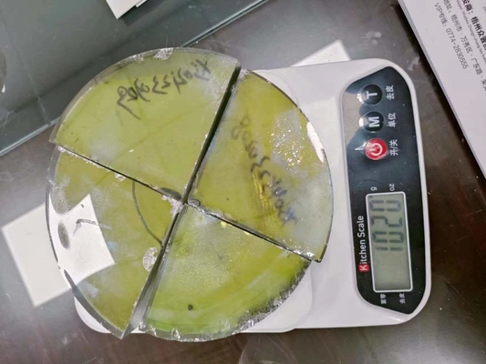 satın al Sentetik laboratuvar, değerli taşlar için şeffaf SIC tek kristal kaba malzeme yarattı. Çevrimiçi üretim